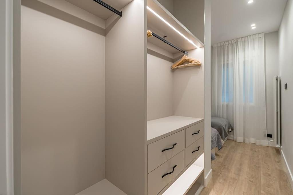 Centro XIII Calle De La Paz 2Br 2Bh Madrid Exterior photo